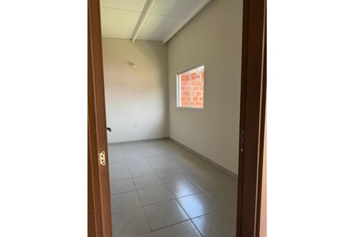 ALQUILO CHALET EN BARRIO CERRADO ARASY 3- AREGUÁ — foto 3