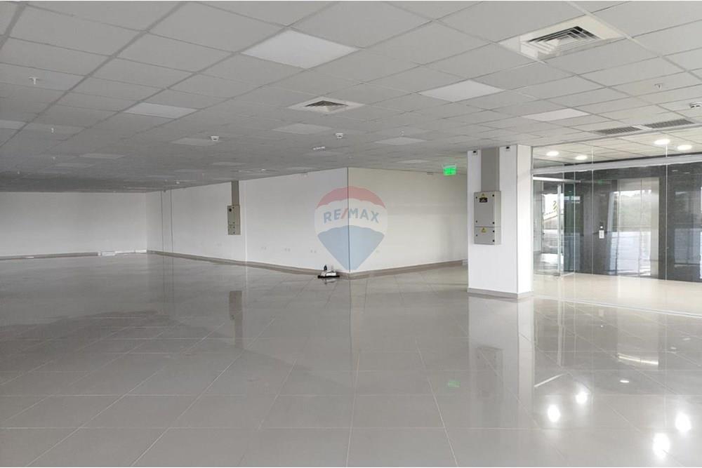 Oficina - Alquiler - Villa Morra, Paraguay — foto 2