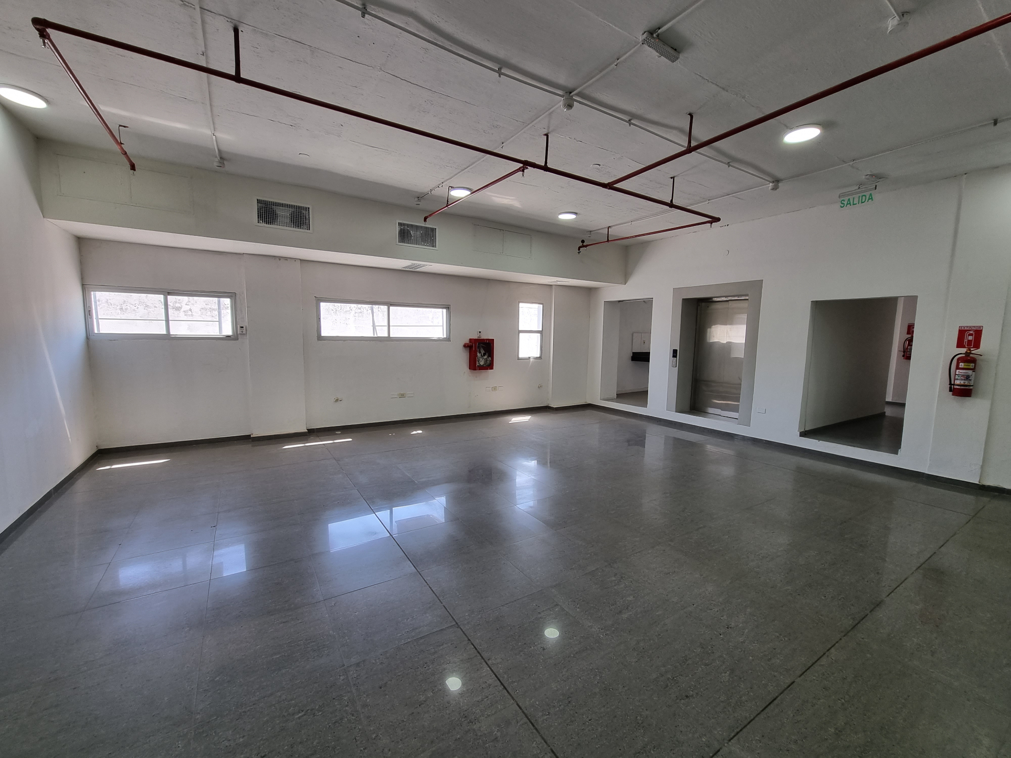 Edificio zona Privilegiada sobre importante avenida en Asunción — foto 3