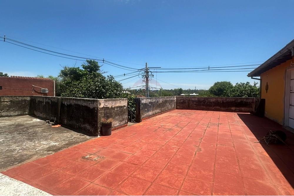 VENDO CASA CON SALONES COMERCIALES EN LAMBARE — foto 3