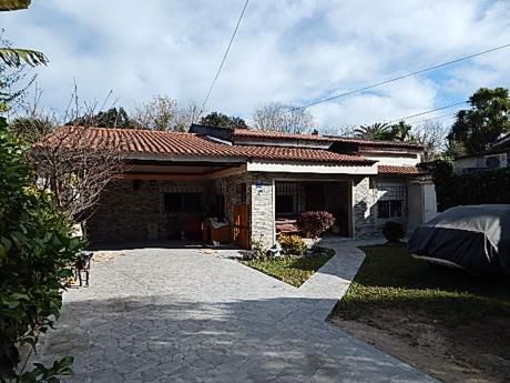 Importante Propiedad En Barrio Jardìn