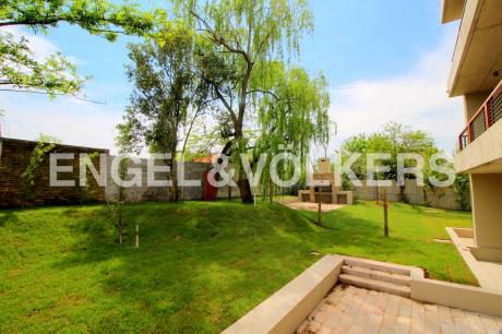 Apartamento Con Jardín A Estrenar En Carrasco
