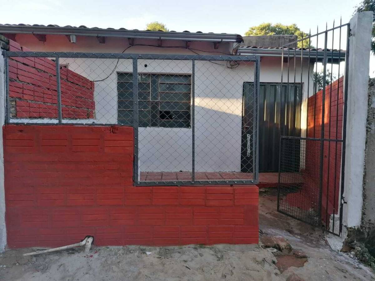 EN VENTA CASA EN ÑEMBY BARRIO MBOCAYATY — foto 2