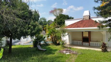 Alquilo Hermosa Residencia En Barrio Ycua Sati,