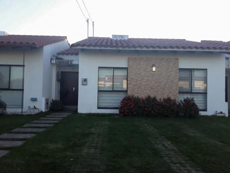 Hermosa Casa En Zona Norte (en Urbanizacion Cerrada)
