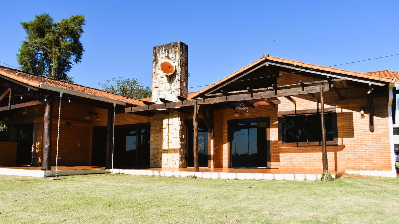 RESIDENCIA FAMILIAR – PARANA COUNTRY CLUB — foto 3