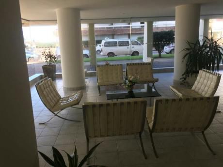 Monoambiente En La Peninsula,1 Cuadra Del Emir,edificio Con Servicios