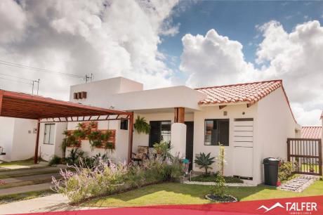 Casa En Venta Totalmente Equipada En El Condominio Fontana La Riviera 1.