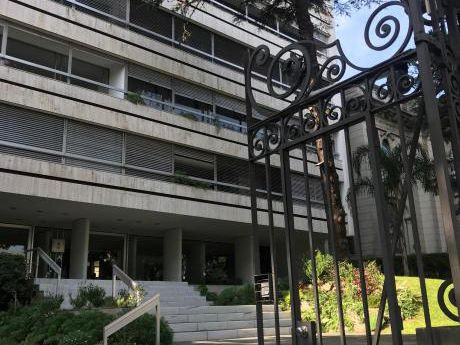 Excelente Apartamento En Edificio De Categoria