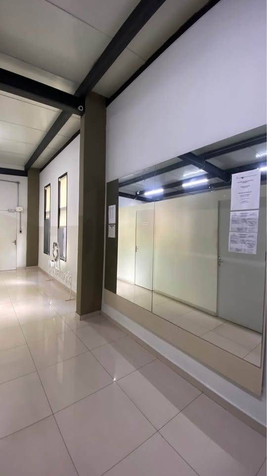 LOCAL COMERCIAL EN ALQUILER - PASEO ADENSAM — foto 2