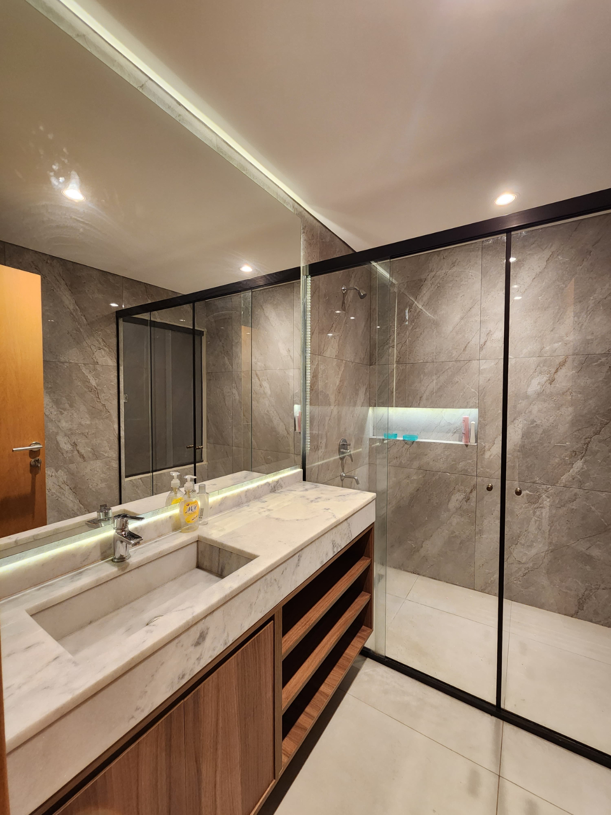 EN ALQUILER DUPLEX FULL AMOBLADO CON PISCINA ZONA CONMEBOL — foto 2