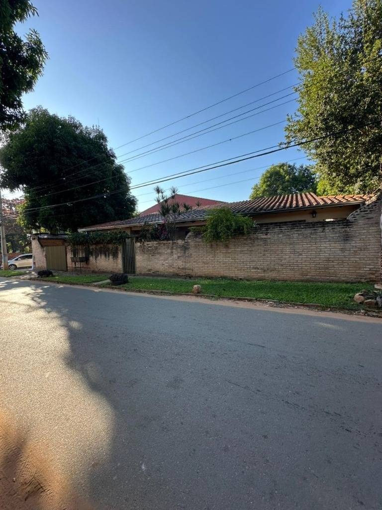 Casa en venta en Luque — foto 2