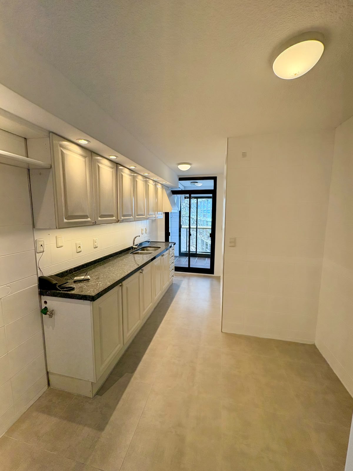 AMPLIO APARTAMENTO RECICLADO CON VISTA AL PUERTITO DEL BUCEO · Foto 5