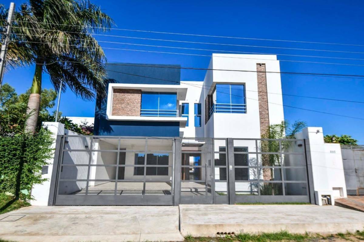 ¡EN ALQUILER! Casa de 4 dormitorios - Zona CIT/Colegio Trinity — foto 2