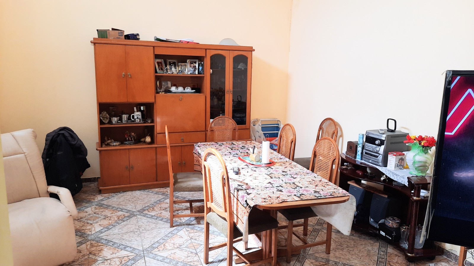 Venta Casa Zona Unión, 3 Dormitorios, 1 Baño, Patio, Etc