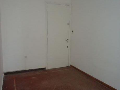 Apartamento De Epoca 2do Por Escalera!!