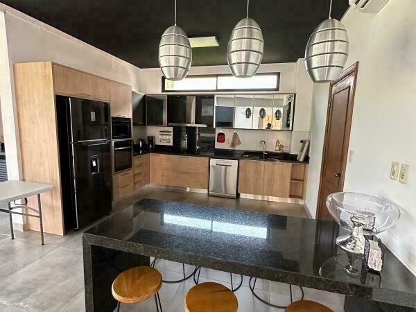VENDO HERMOSA CASA EN ALTOS — foto 2