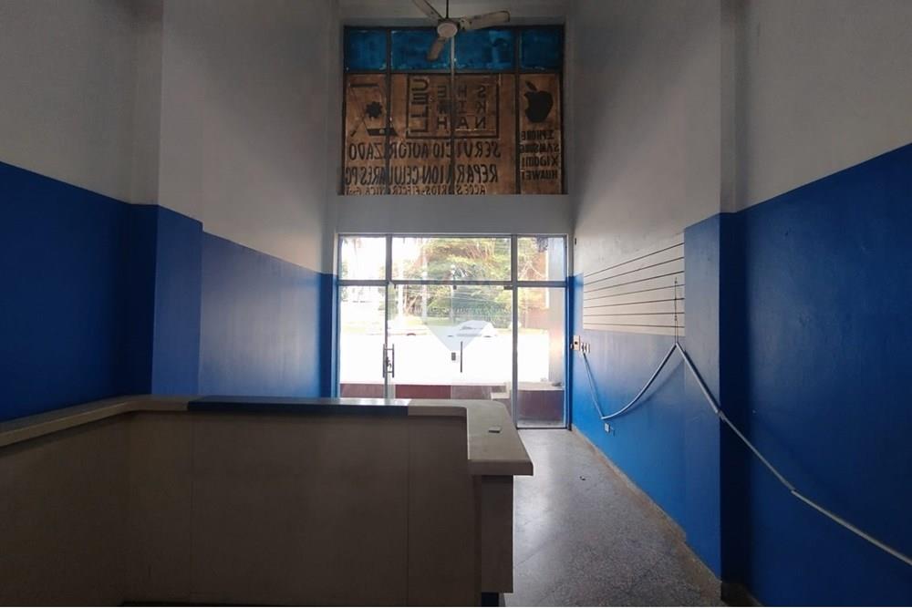 Alquiler salón comercial sobre Av. Ebio Ayala — foto 3