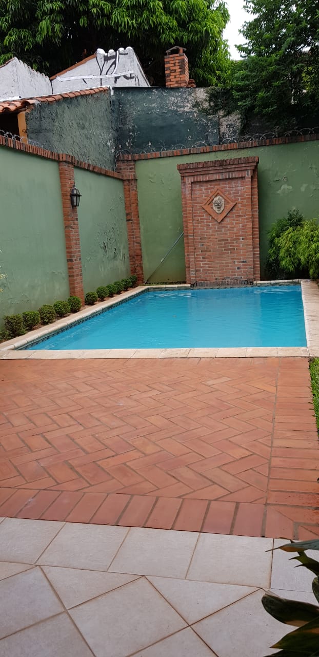 BARRIO MBURUCUYÁ – REMATO!! RESIDENCIA — foto 2