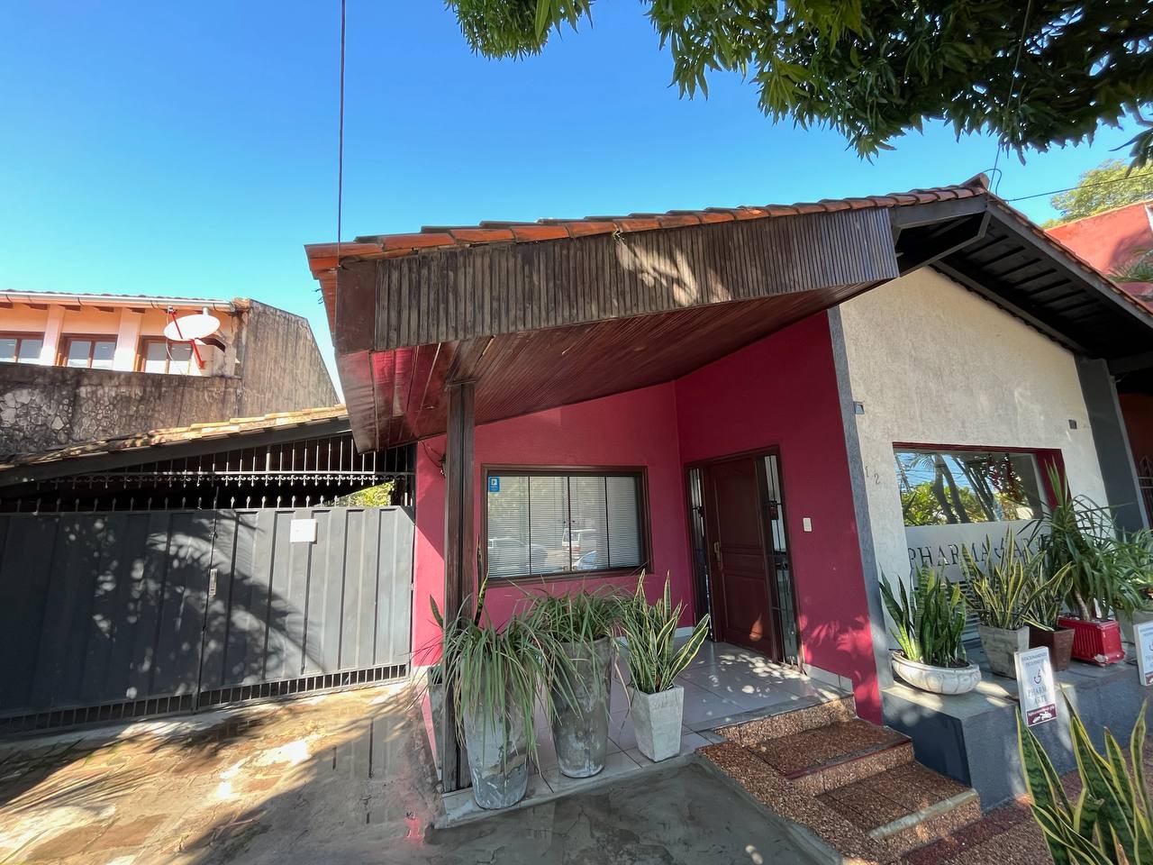 ALQUILO CASA EN PLANTA BAJA PARA OFICINA CON ESTACIONAMIENTO PROPIO — foto 3