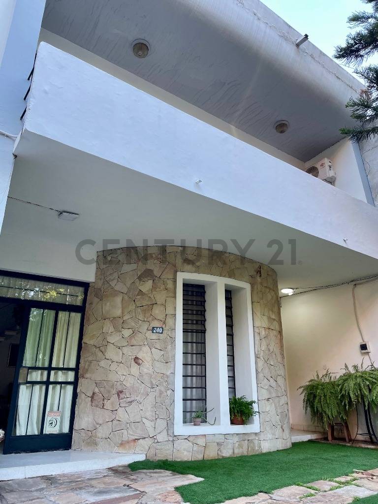 EN VENTA - Residencia con amplios espacios — foto 2