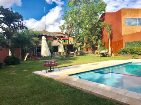 Residencia De 1.200m2 En Barrio Semniario