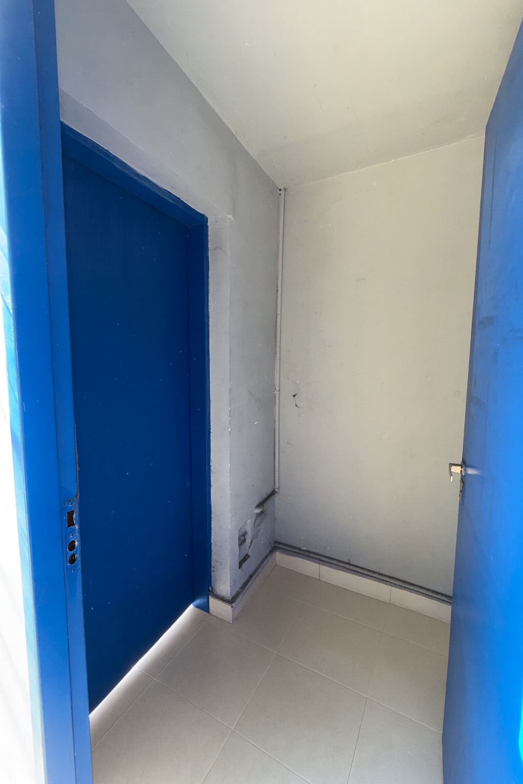 ALQUILO SALON COMERCIAL EN CUIDAD NUEVA — foto 2