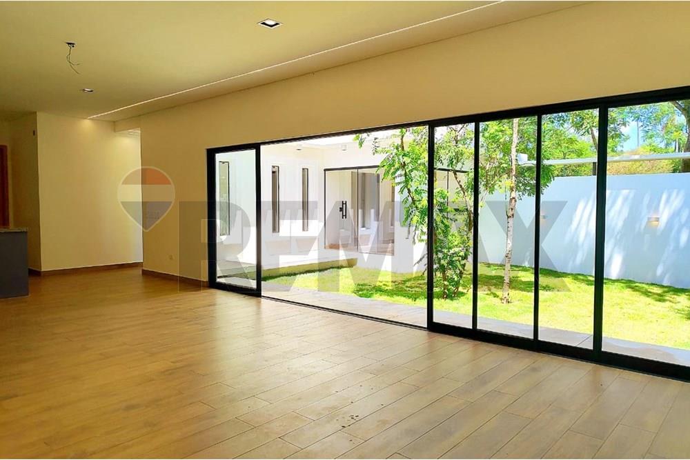 Casa de Verano - Venta - San Bernardino, Paraguay, No te quedes con las ganas! — foto 2