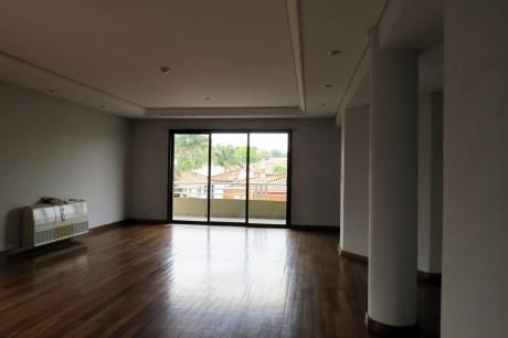 Vende Amplio Departamento Barrio Manorá