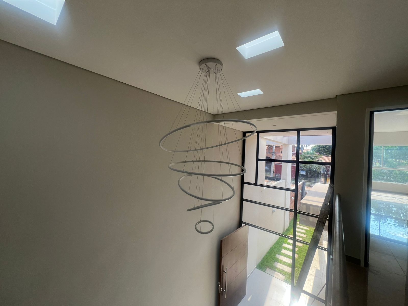 Alquilo Hermosa y Moderna Casa Pareada a Estrenar de 3 Habit en Suite — foto 2