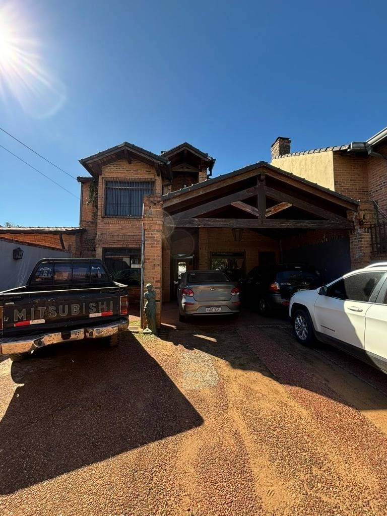 Casa en venta - Barrio Mbocayaty sobre Avda. Primer Presidente — foto 2