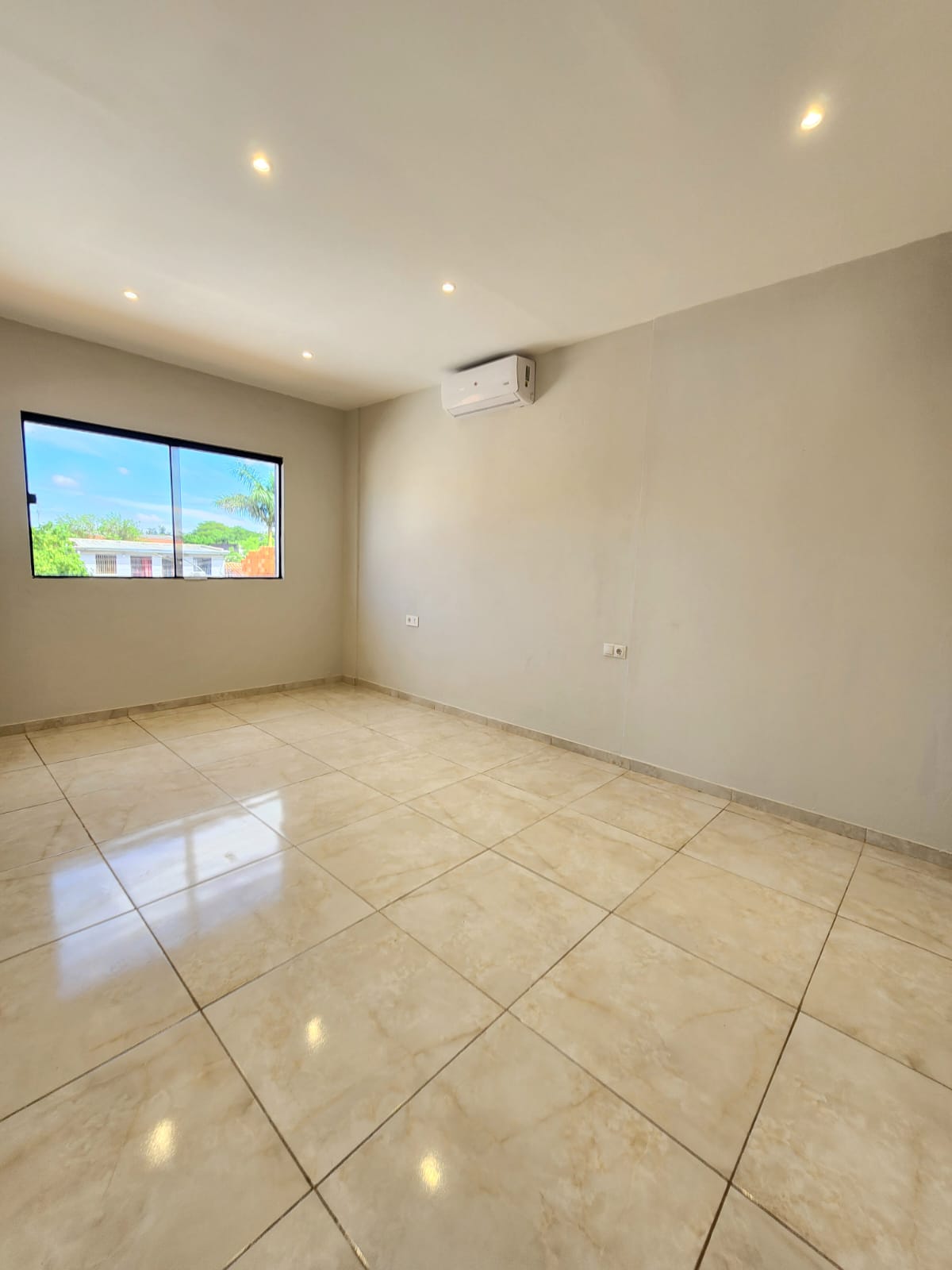 Alquilo Casa A Estrenar En Mariano Roque Alonso — foto 3