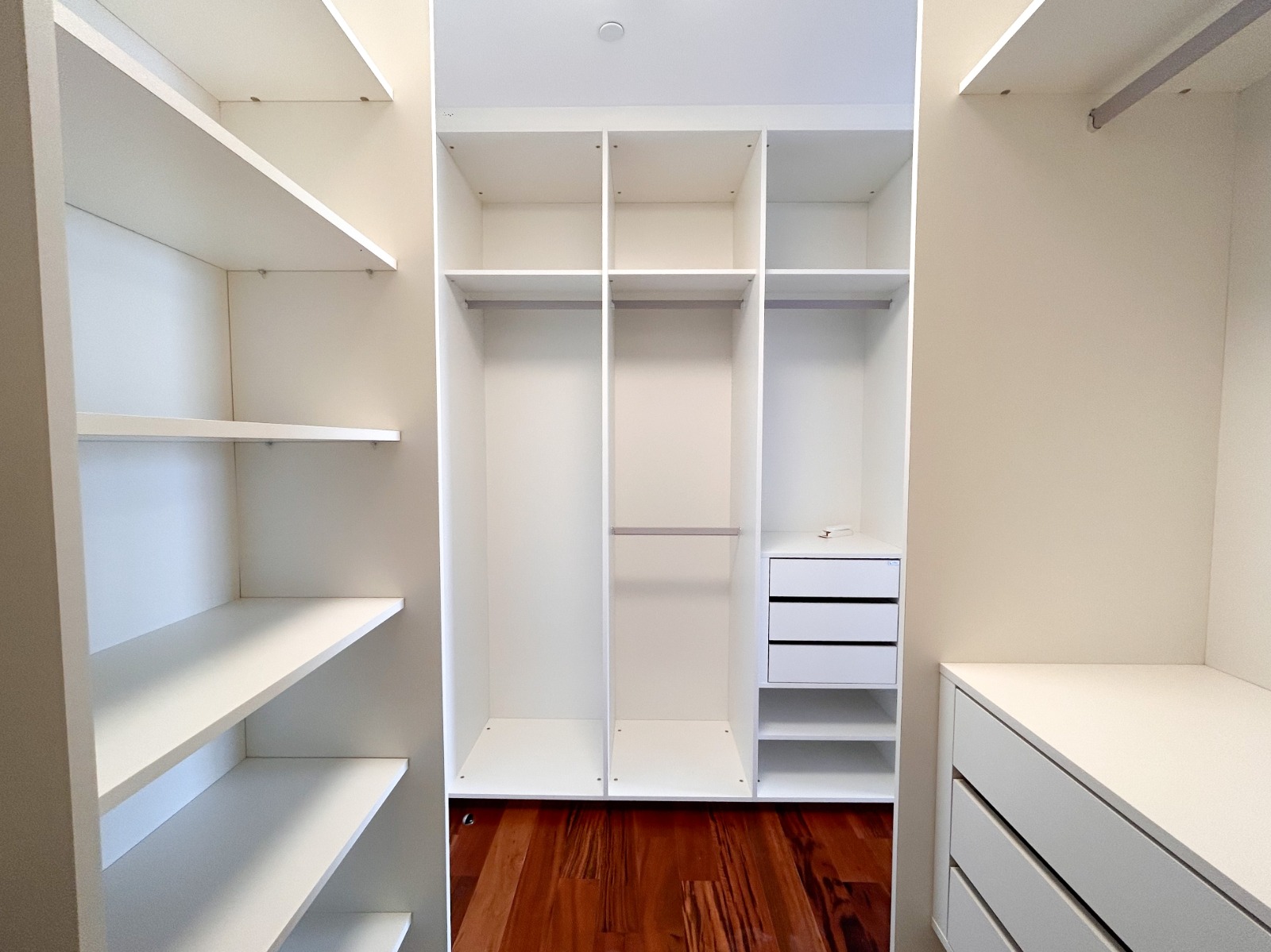 DEPARTAMENTO YKUA SATI — foto 2