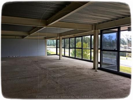 Local Comercial Y Oficinas En Excelente Zona
