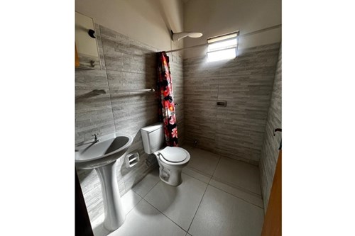 ALQUILO CASA A ESTRENAR EN LAMBARE — foto 3