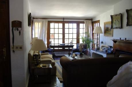 Se Vende Casa De 4 Dormitorios En Parque Miramar