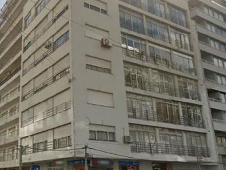 Venta Apartamento Pocitos 3 Dormitorios Servicio Y Garaje