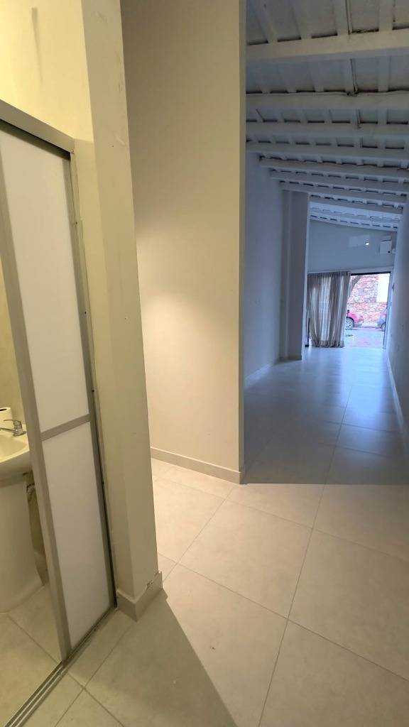 Local comercial 25 m² | San Cristobal — foto 2