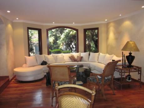 Se Vende Casa De 4 Dormitorios En Villa Morra