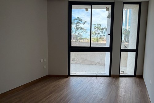 Departamento de 1 Dormitorio con Terraza y Cochera en Distrito Perseverancia — foto 3