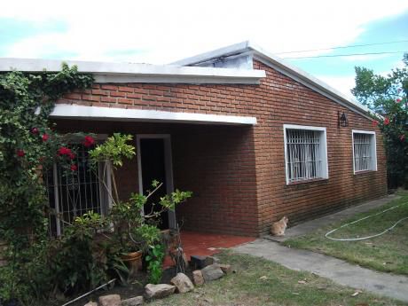 Dos Casas En Un Mismo Padrón En San José De Carrasco, Próximo Al Costa Urbana.