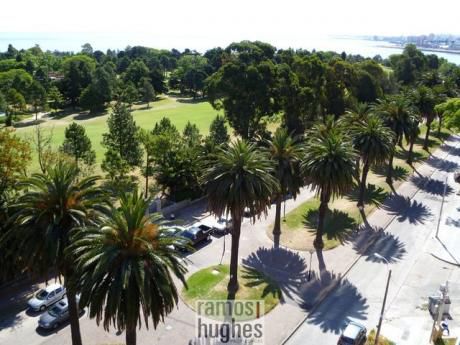 Venta De Apartamento 3 Dormitorios Frente Al Club De Golf