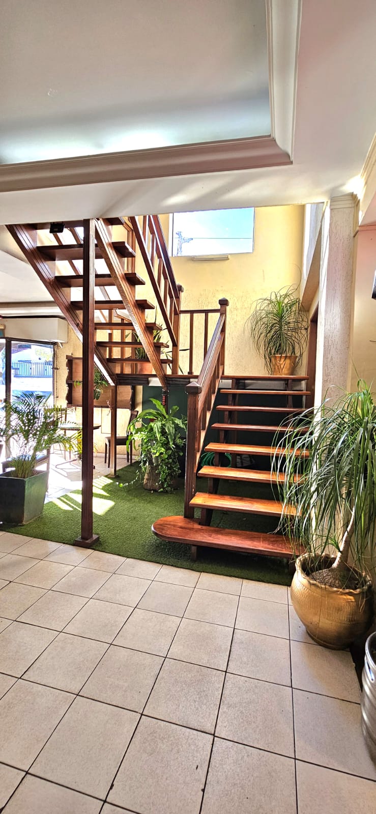 alquilo salon comercial en barrio herrera — foto 2