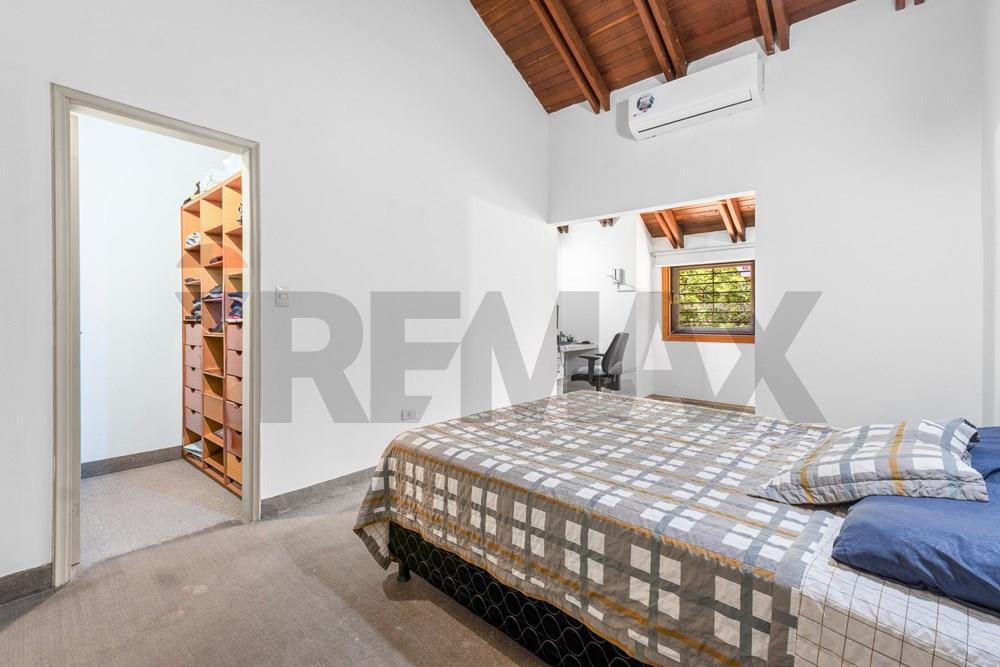 EN VENTA AMPLIA CASA ENEL CORAZON DEL BO HERRERA DE ASU — foto 3