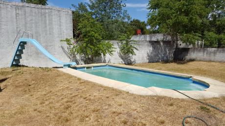 Casa Con Piscina Próxima Al Arroyo