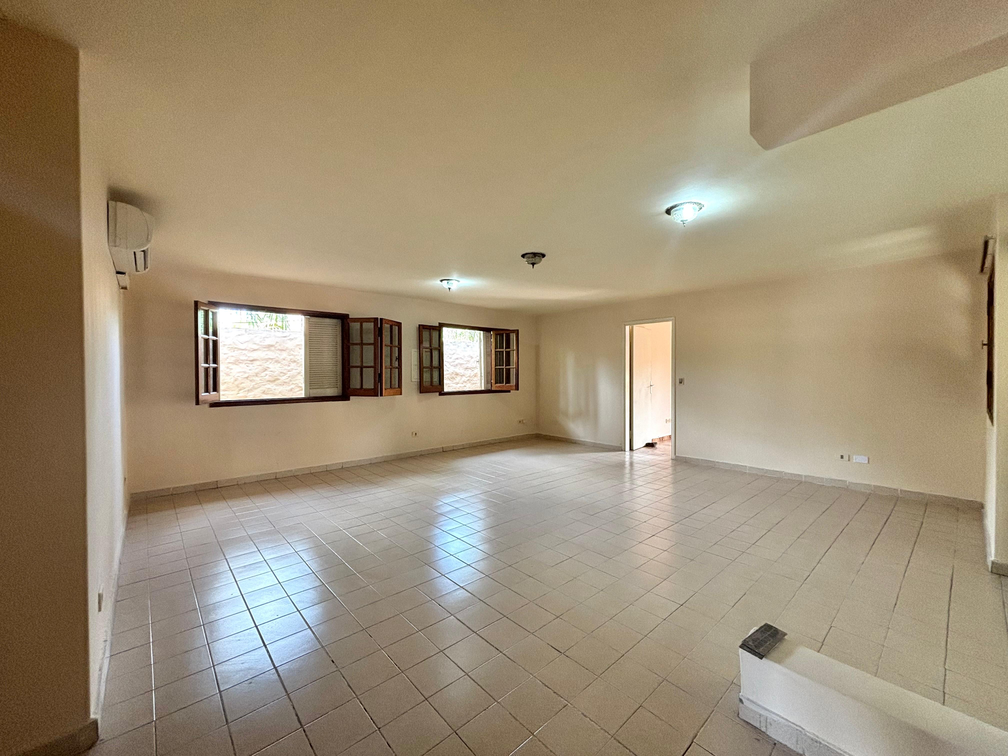 Local Comercial,11 ambientes, de 497m2 en Villa Morra, Senador Long — foto 2