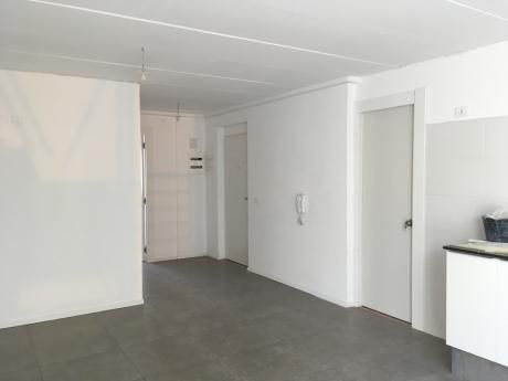 Maldonado Y Paraguay - Apartamento A Estrenar En Venta
