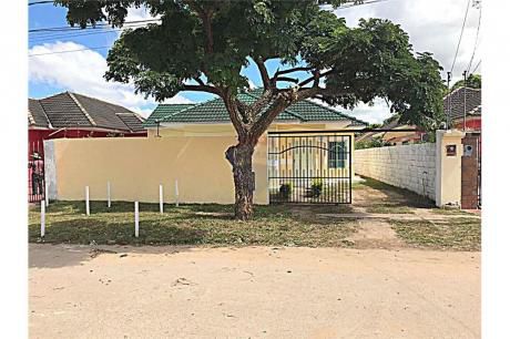 Linda Casa En Urbanización El Dorado
