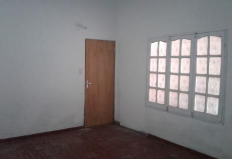 Alquilo Casa De 2 Dormitorios En Asuncion Barrio San Pablo
