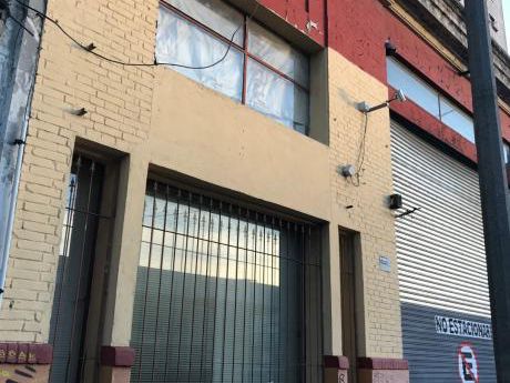 Venta De Deposito 1150 M2 Tres Cruces Venta